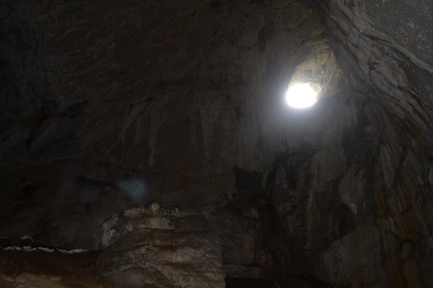 The Danube: Veterani Cave - ImperialTransilvania